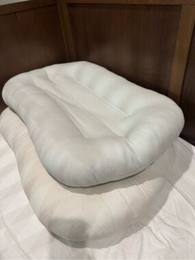 Plush Cream Support Pillow for Bed & Lounging